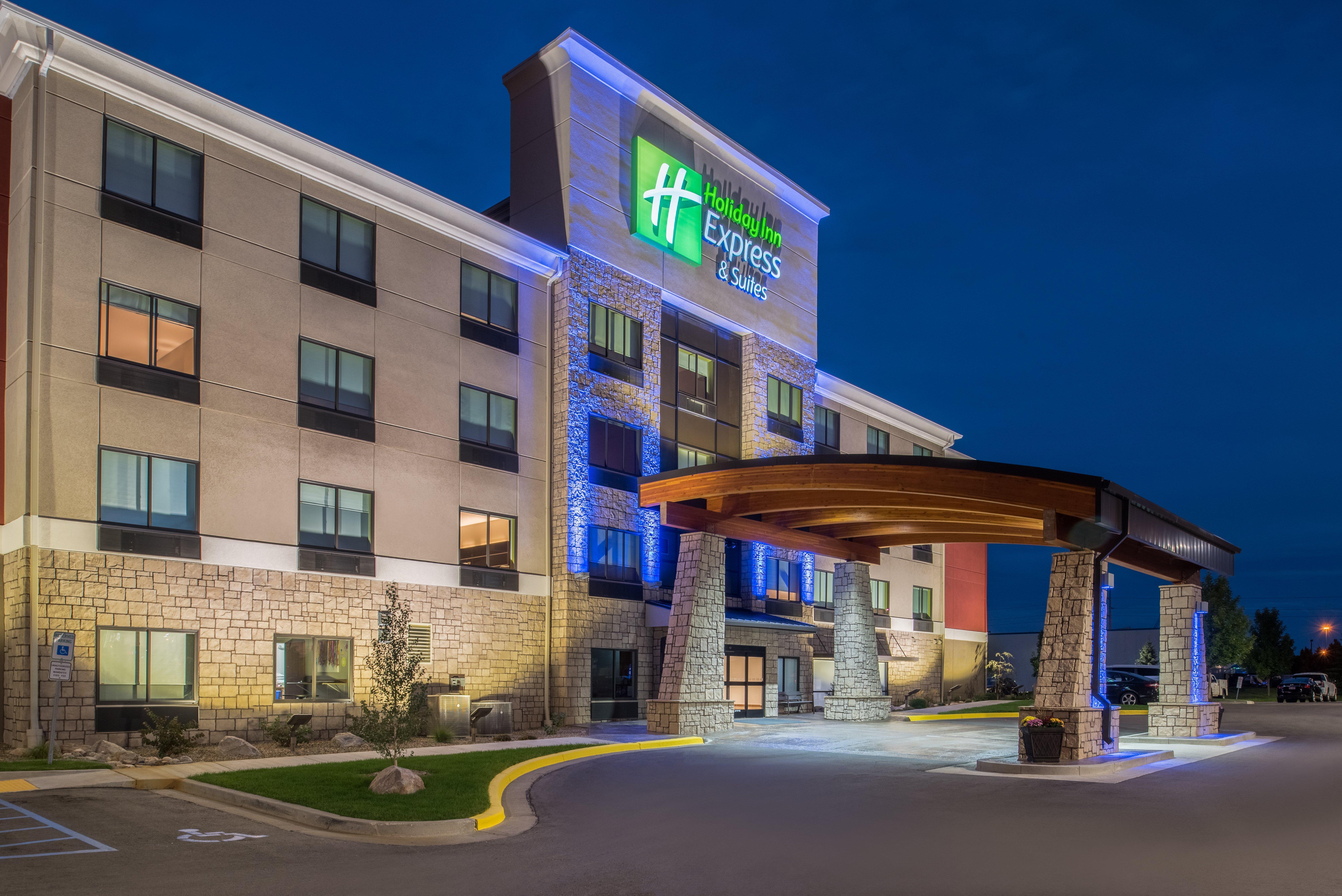 Holiday Inn Express Hotel & Suites Bismarck By Ihg Buitenkant foto