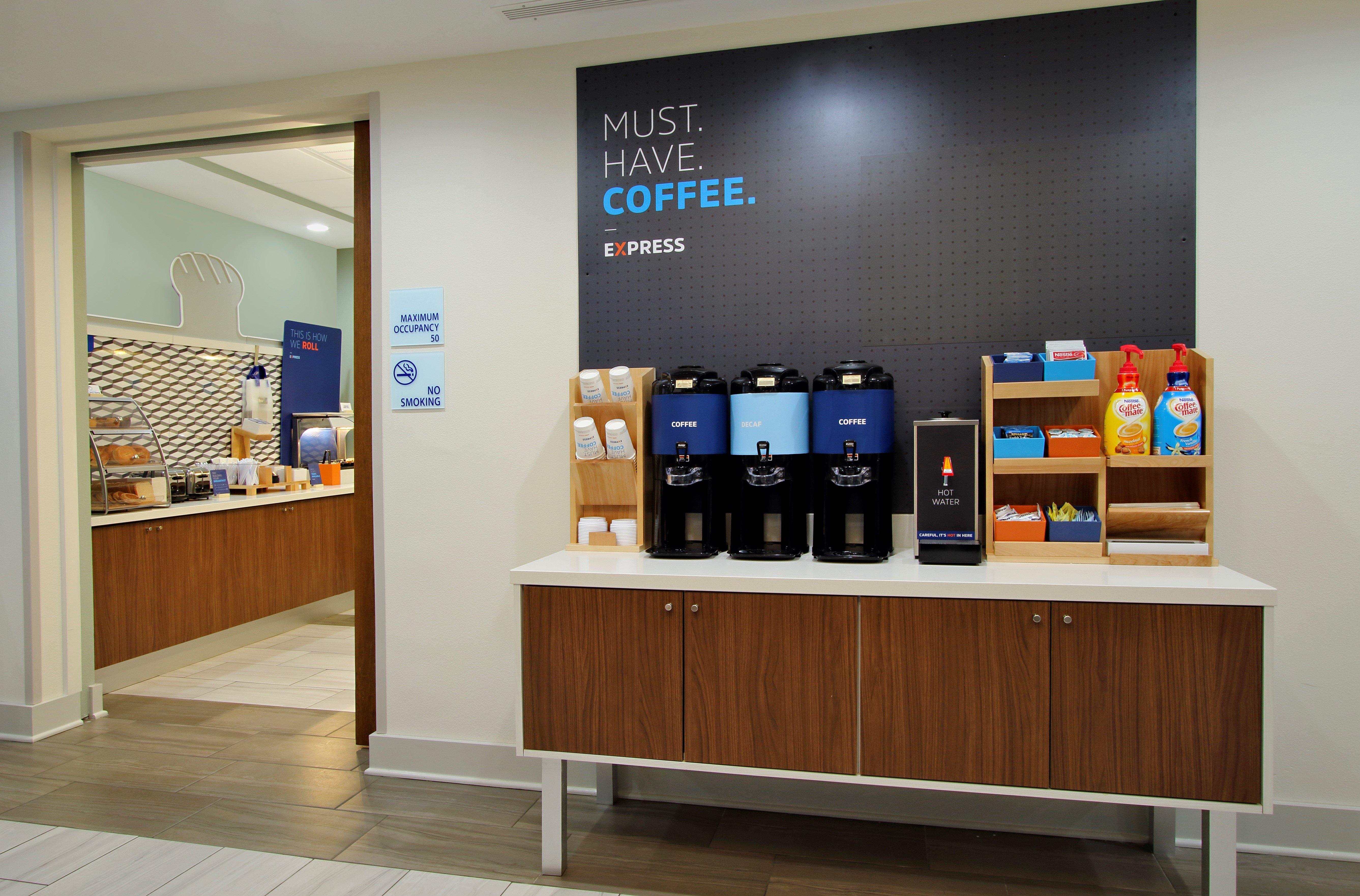 Holiday Inn Express Hotel & Suites Bismarck By Ihg Buitenkant foto