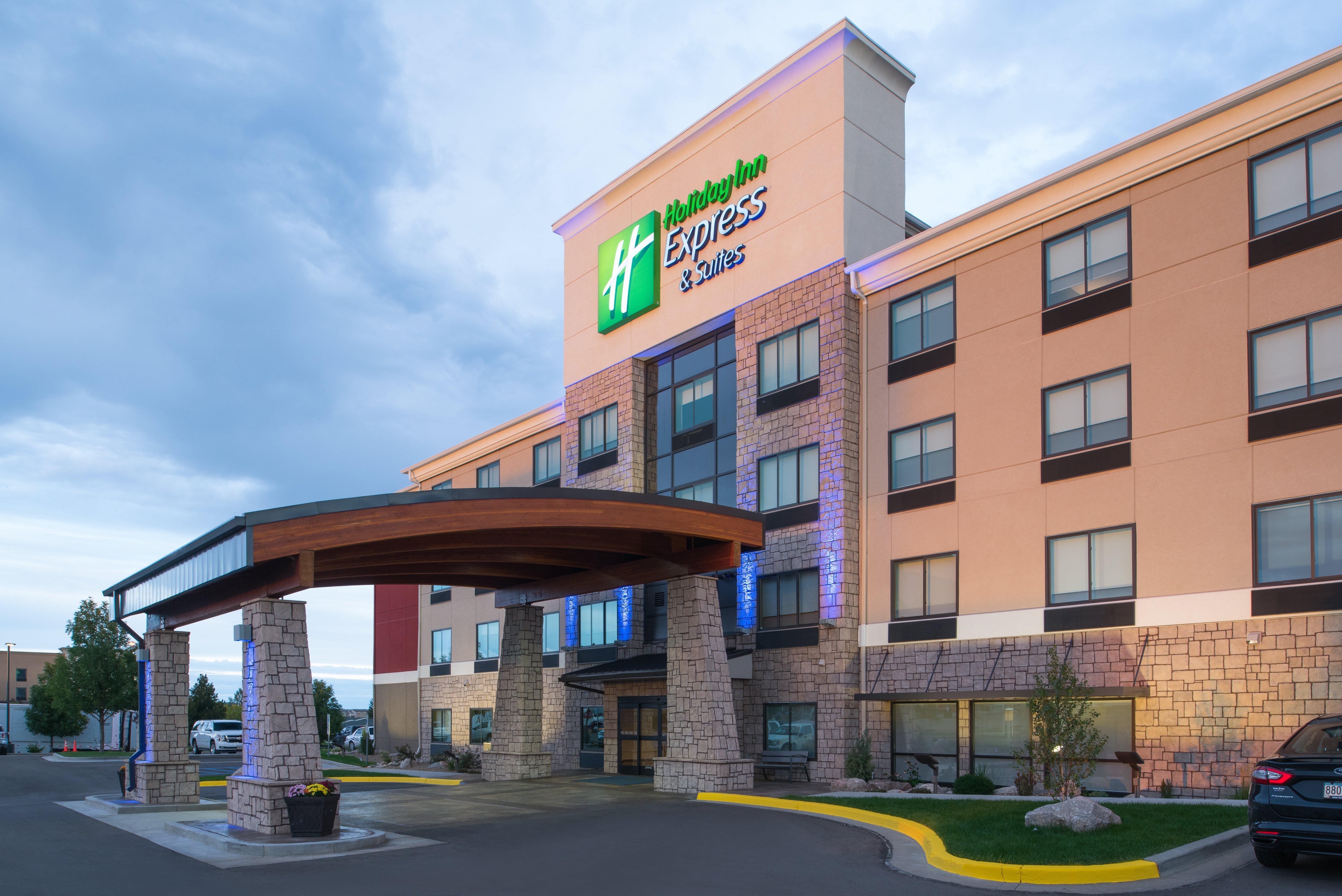 Holiday Inn Express Hotel & Suites Bismarck By Ihg Buitenkant foto