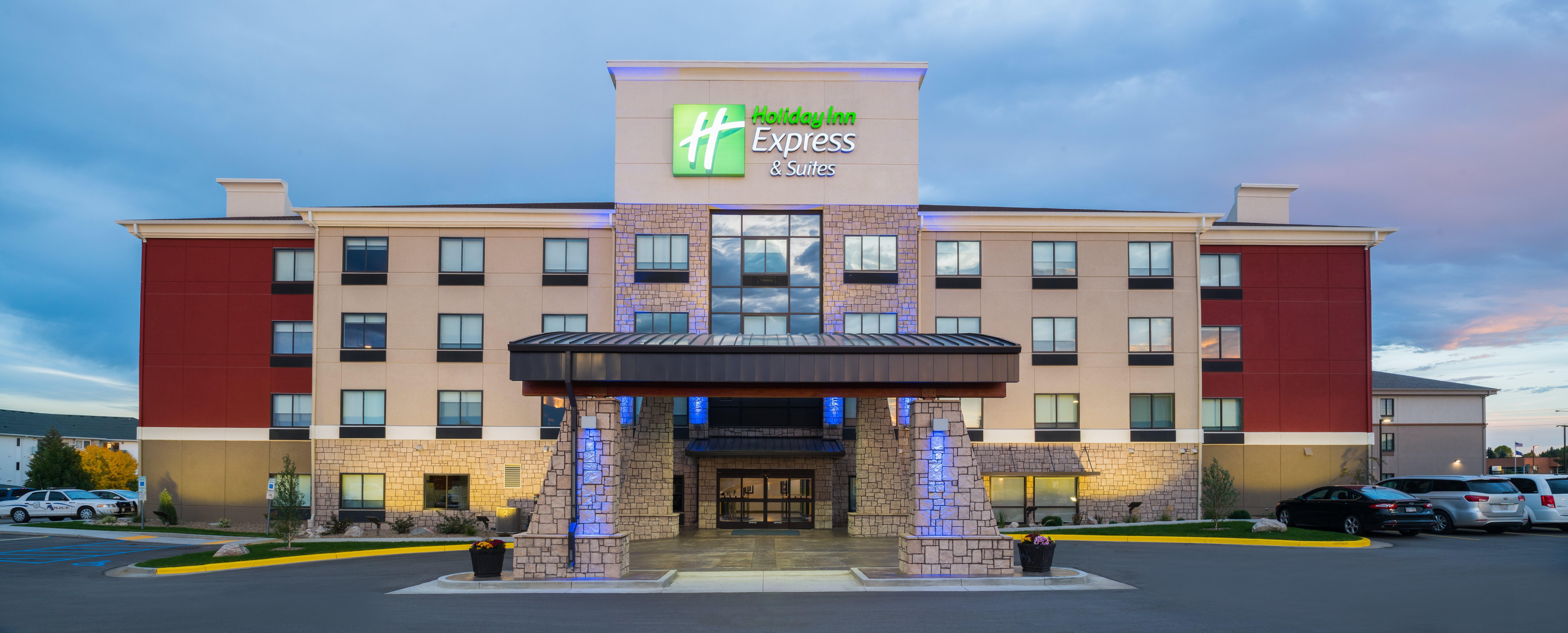 Holiday Inn Express Hotel & Suites Bismarck By Ihg Buitenkant foto