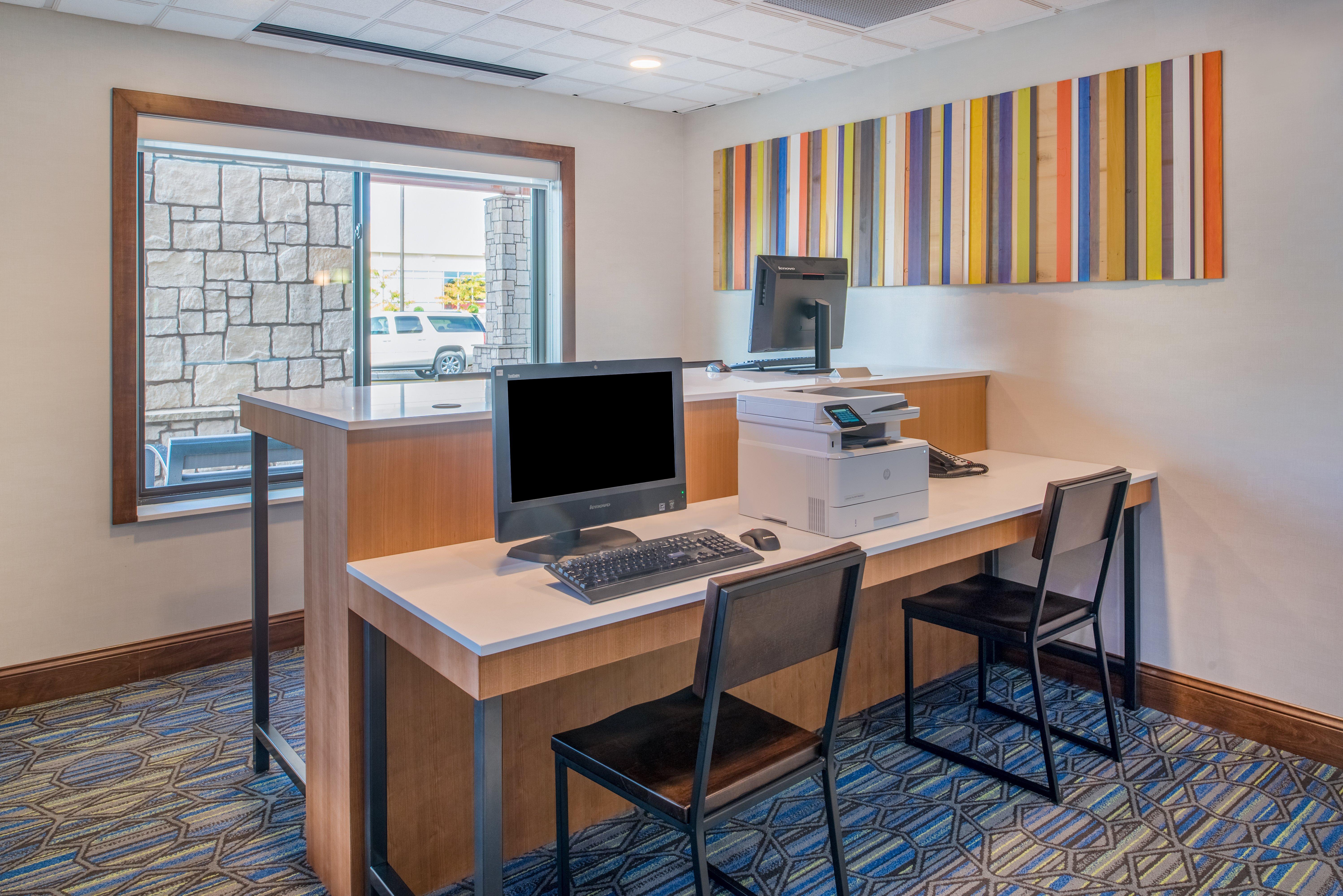 Holiday Inn Express Hotel & Suites Bismarck By Ihg Buitenkant foto