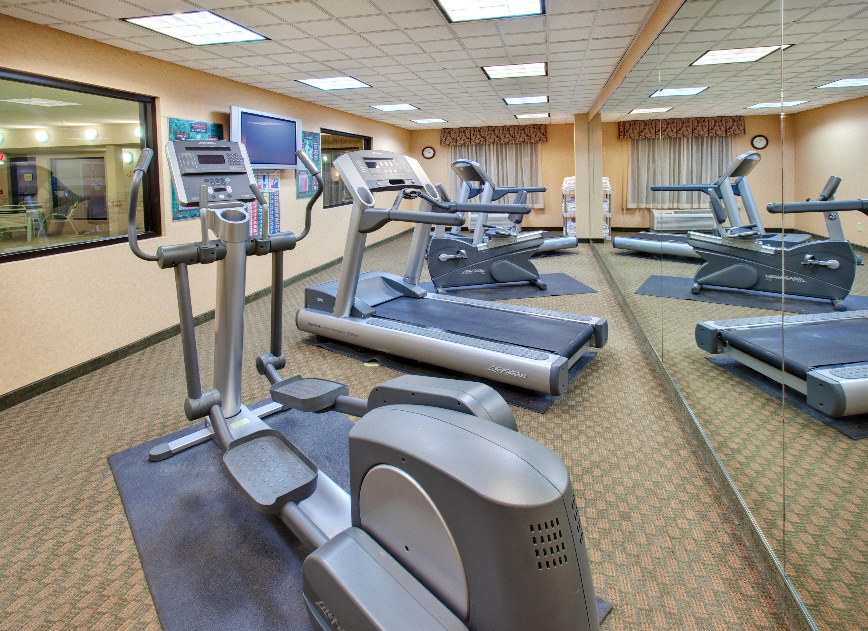 Holiday Inn Express Hotel & Suites Bismarck By Ihg Buitenkant foto