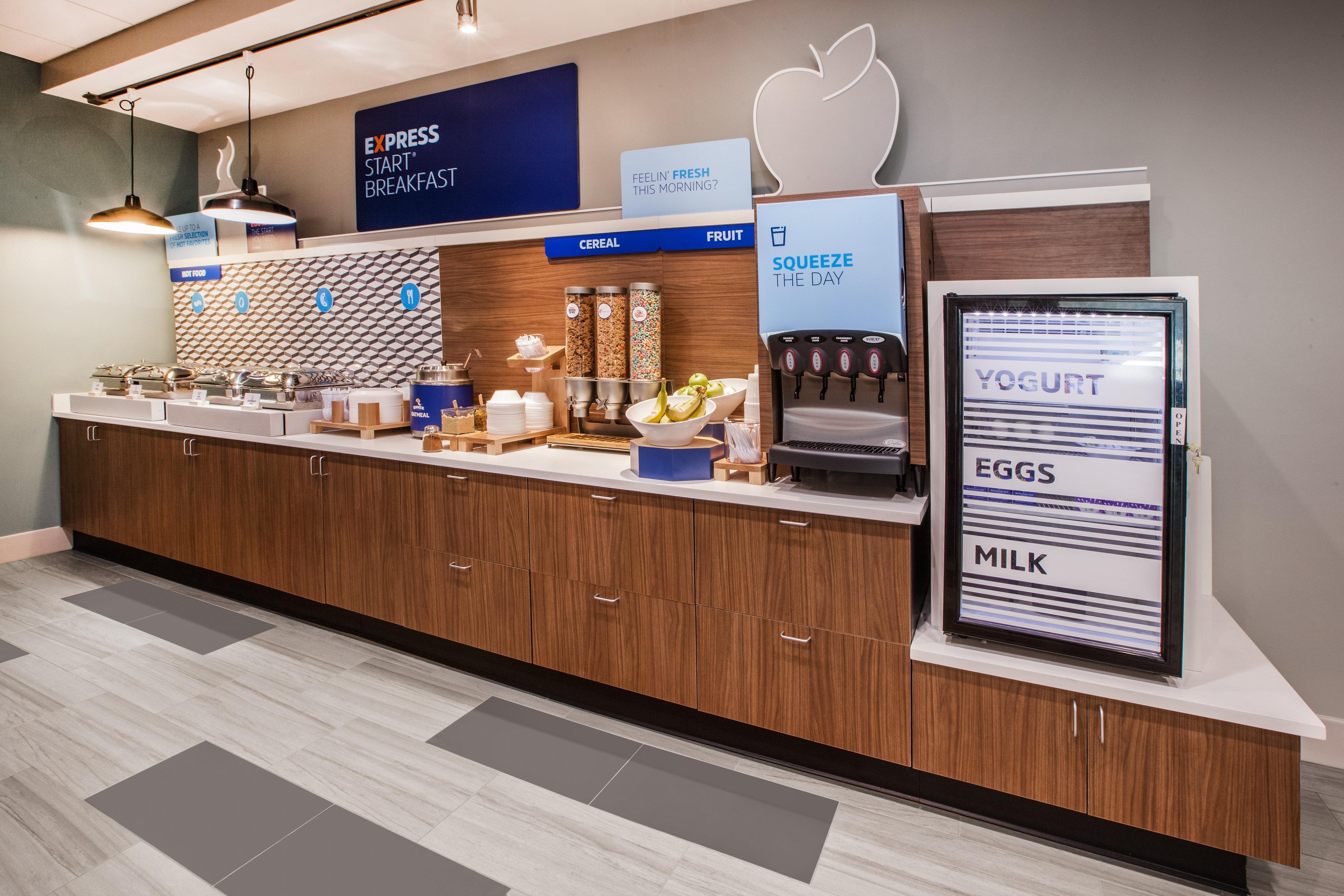 Holiday Inn Express Hotel & Suites Bismarck By Ihg Buitenkant foto
