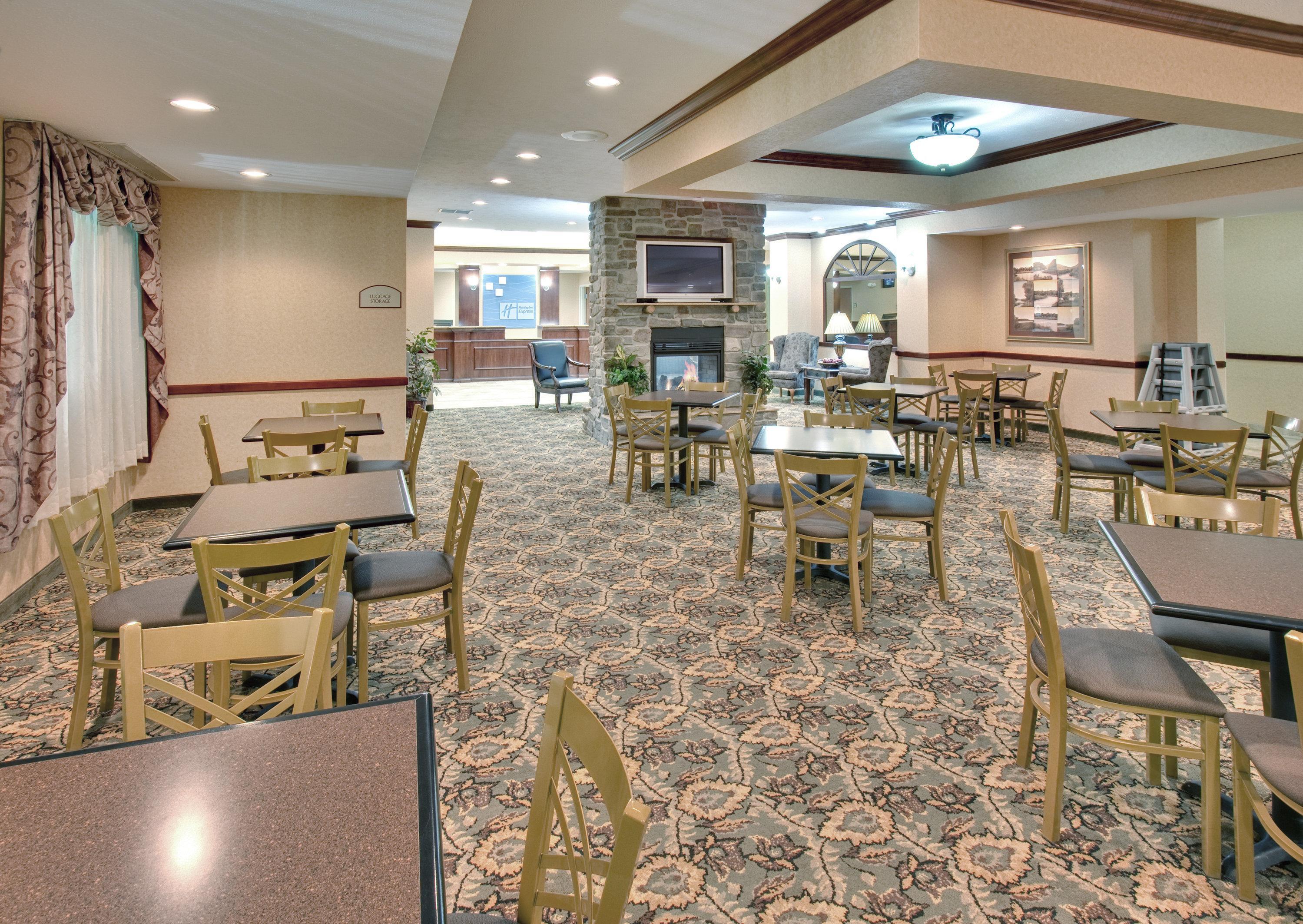 Holiday Inn Express Hotel & Suites Bismarck By Ihg Buitenkant foto