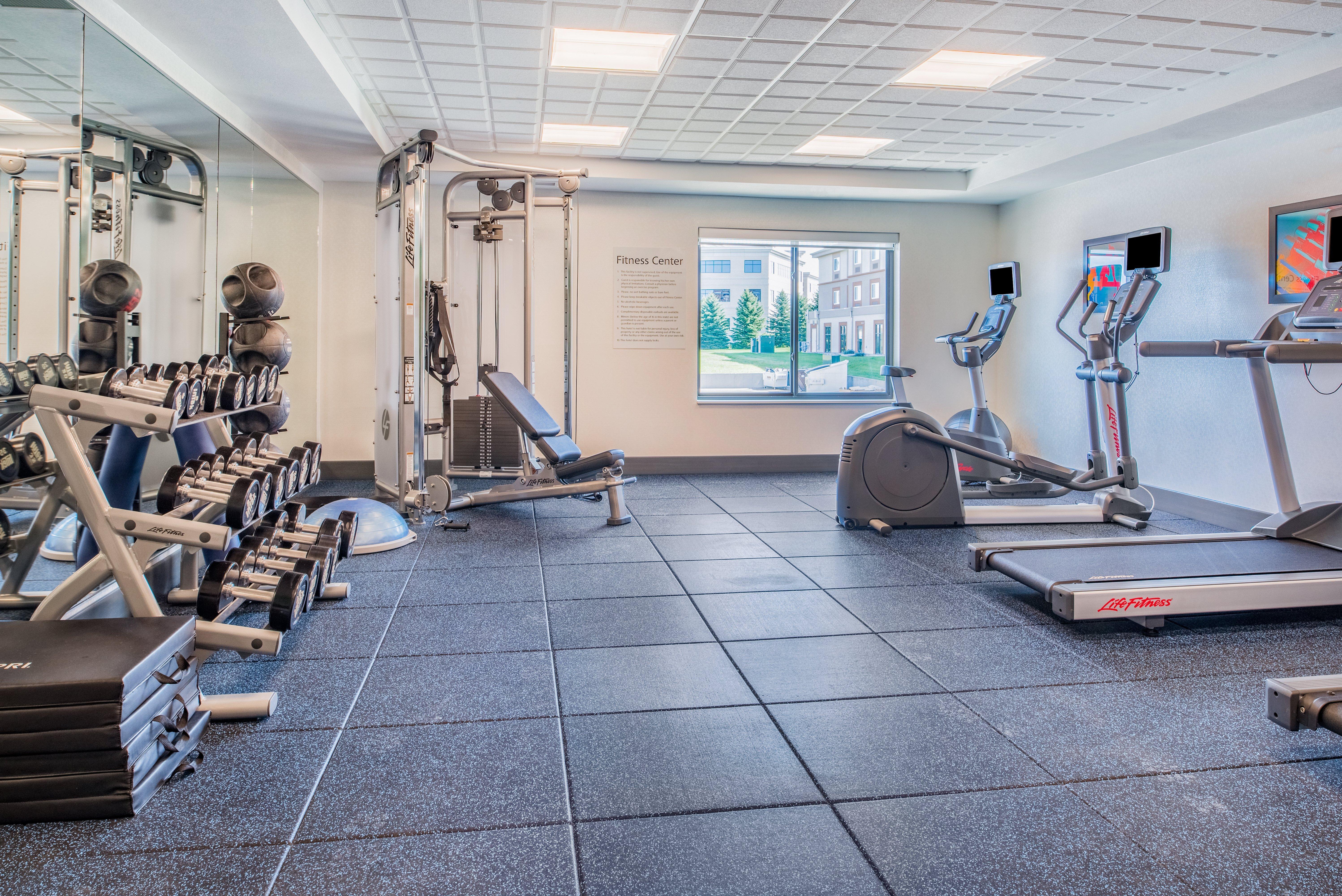 Holiday Inn Express Hotel & Suites Bismarck By Ihg Buitenkant foto