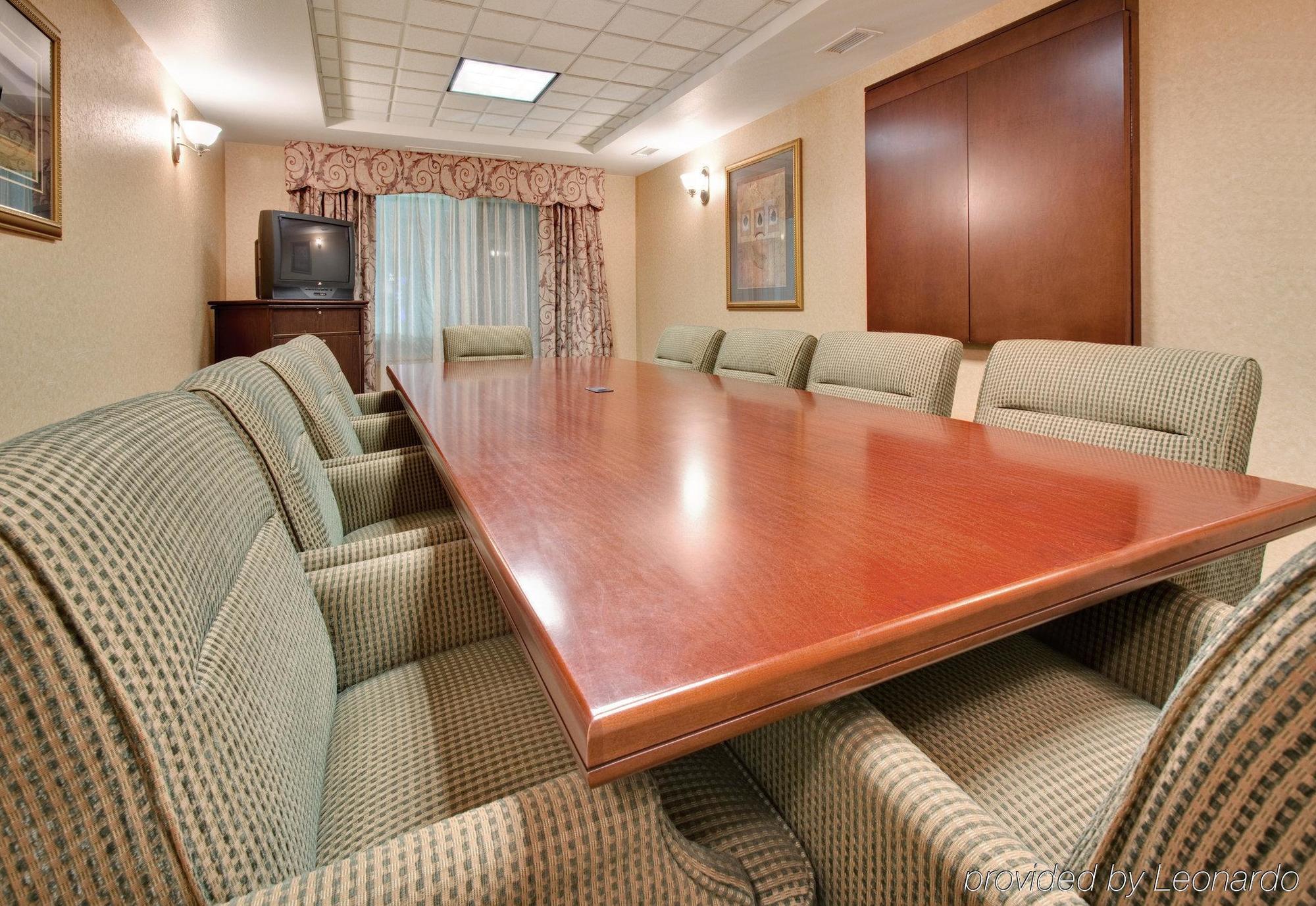 Holiday Inn Express Hotel & Suites Bismarck By Ihg Faciliteiten foto