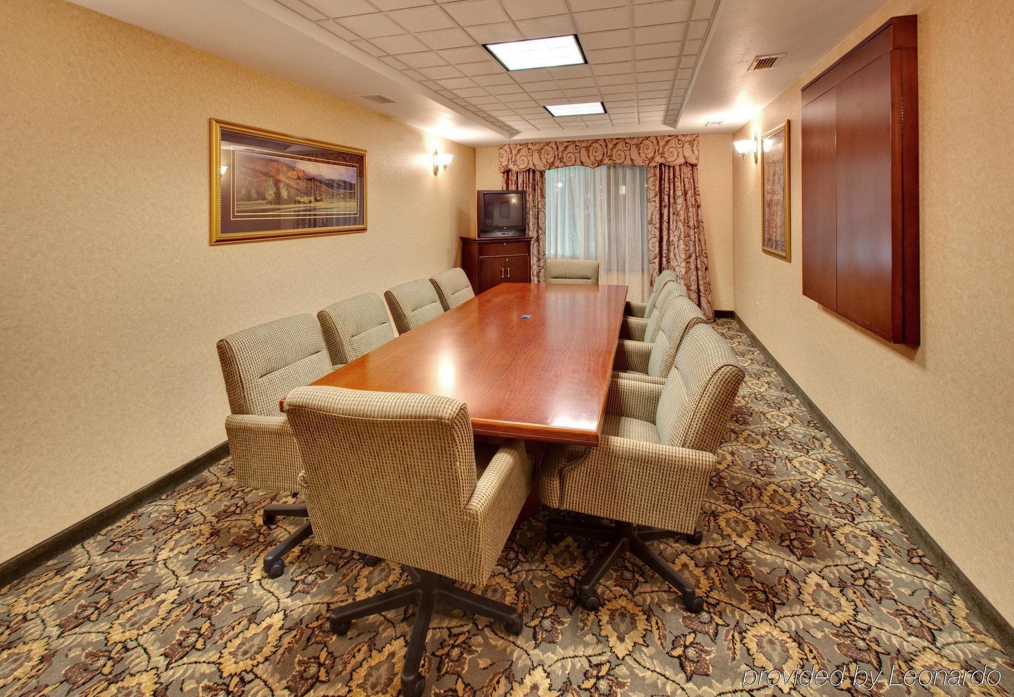 Holiday Inn Express Hotel & Suites Bismarck By Ihg Faciliteiten foto